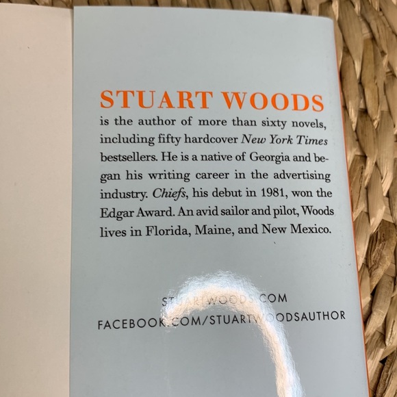 Below The Belt - A Novel by Stuart Woods - Picture 6 of 13